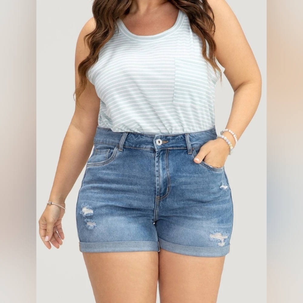BloomChic, Light Wash, Rolled Hem, Distressed Denim Shorts, Plus Size 24/3X